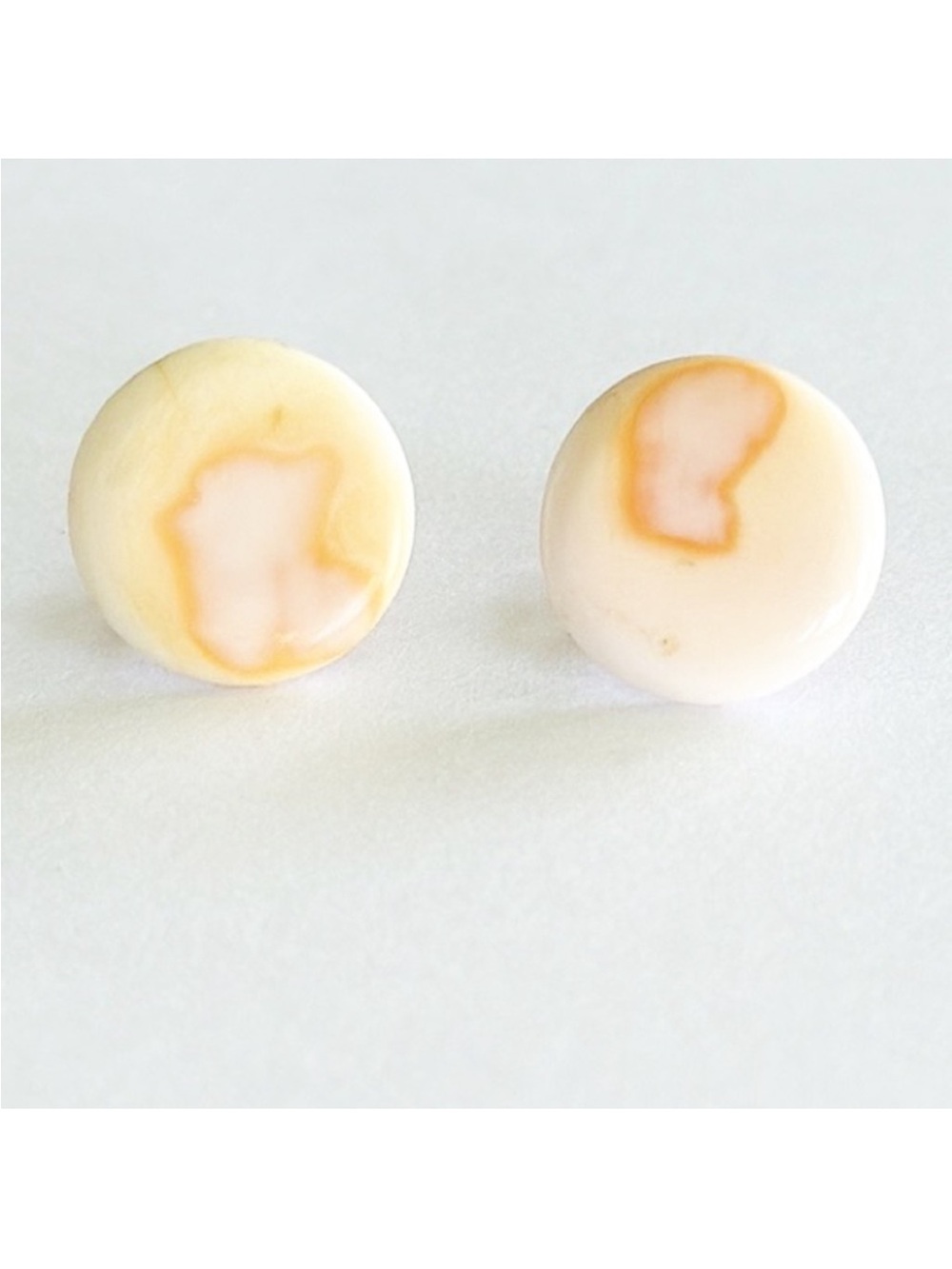Vintage Avon 12k gold filled orange polished natural shell 1/2” disc earrings